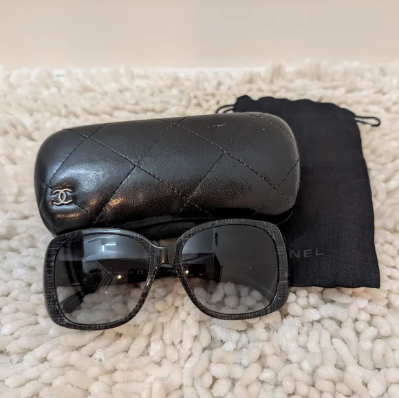 Authentic Chanel Tweed Effect Quilted CC Turnlock Sunglasses Dark Grey - Picture 2 of 12